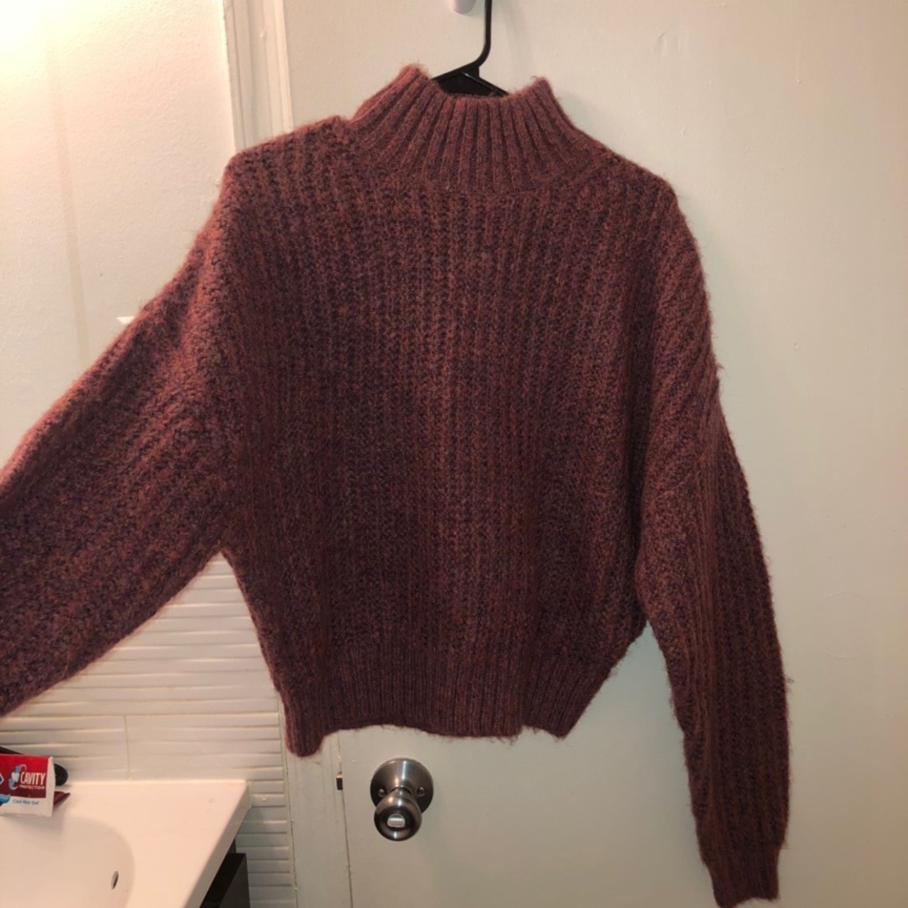 Cropped oversized burgundy sweater XS